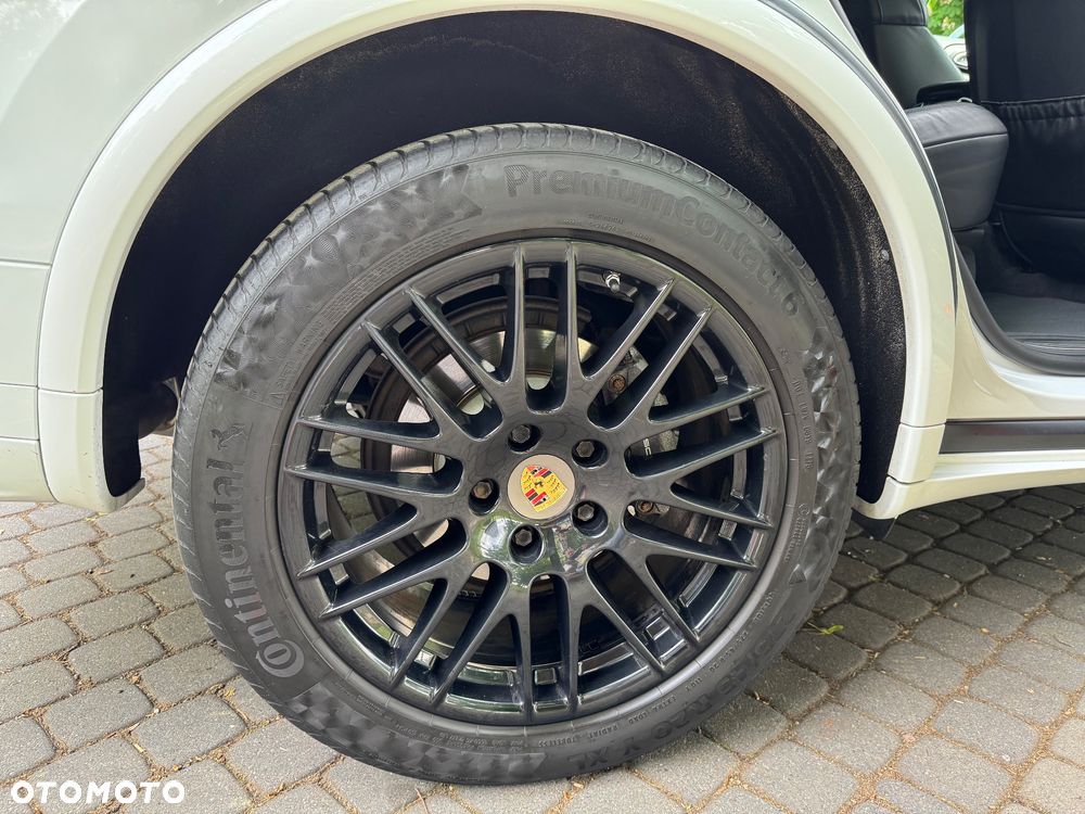 Porsche Cayenne Platinum Edition - 14