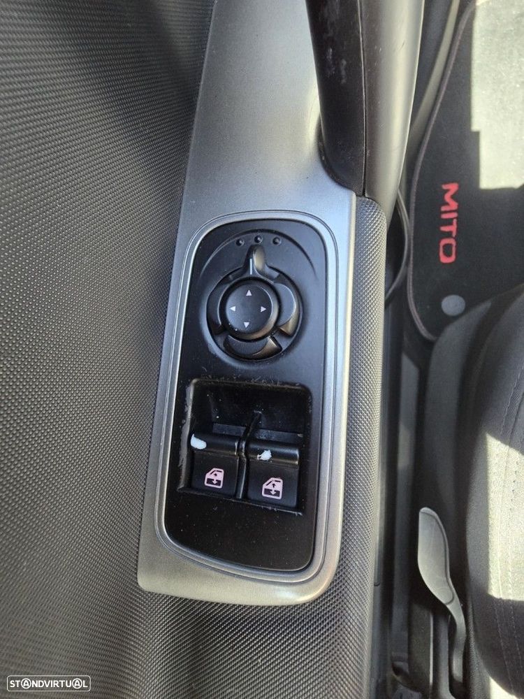 Alfa Romeo MiTo 0.9 T TwinAir Urban - 25