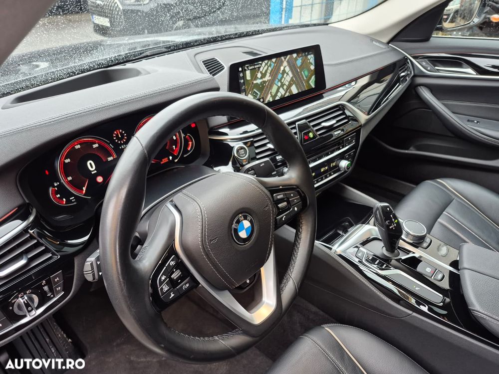 BMW Seria 5 520i Aut. Luxury Line - 8