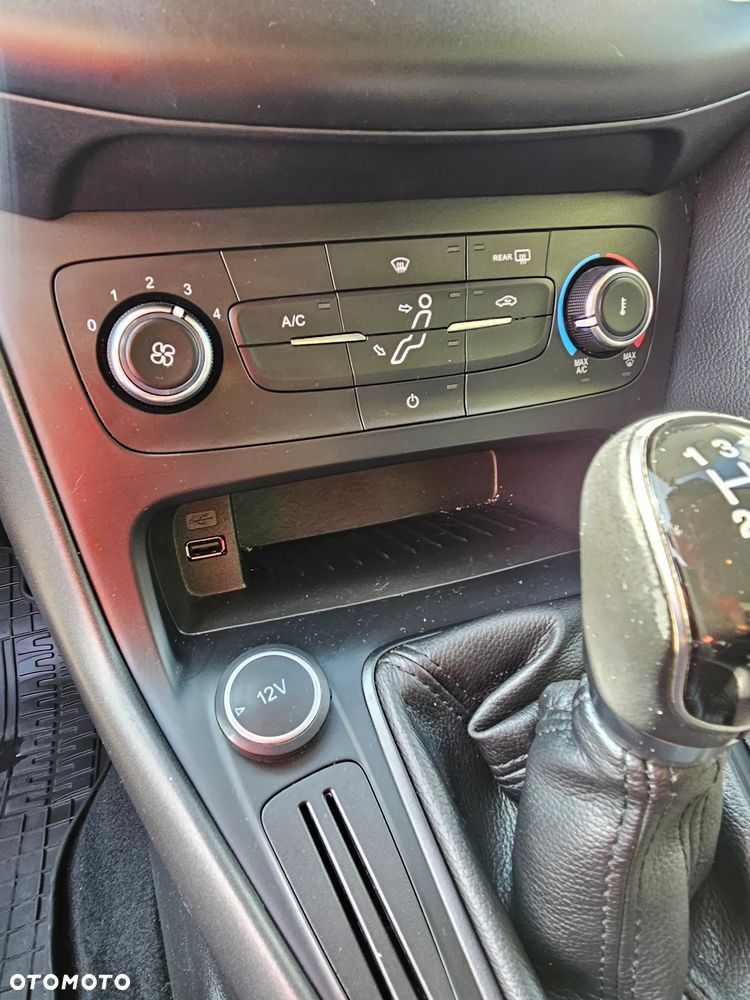 Ford Focus 1.6 SYNC Edition - 12