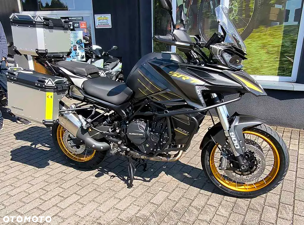 QJMOTOR 900 SX - 13