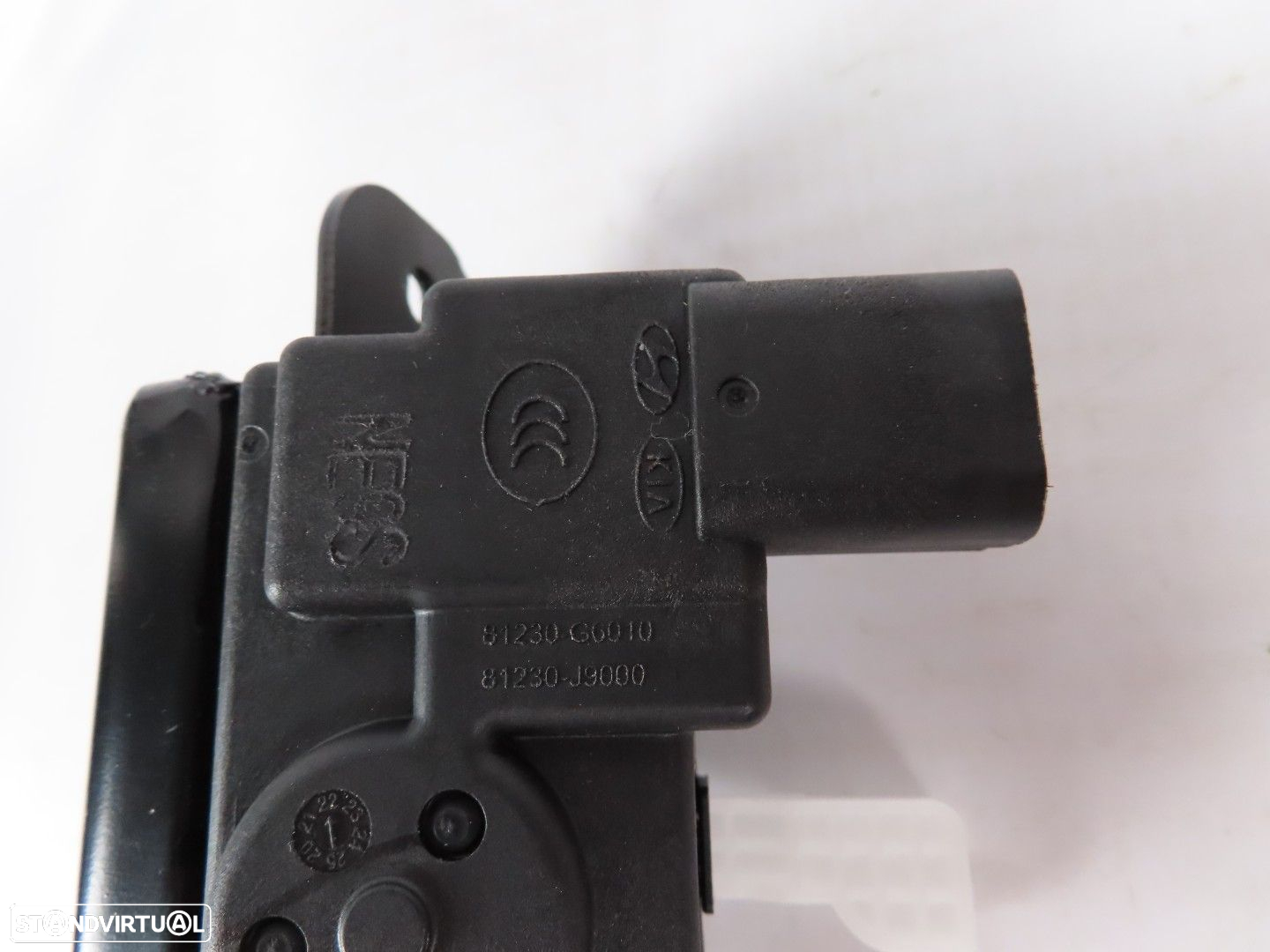Fecho da mala Seminovo/ Original HYUNDAI KONA / KAUAI (OS) 81230-J9000 - 4