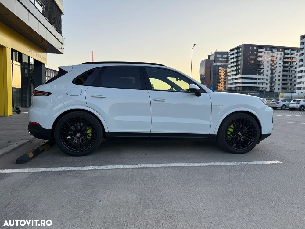 Porsche Cayenne E-Hybrid - 4
