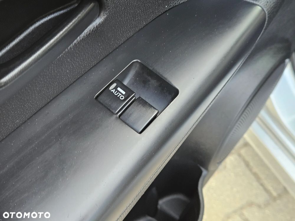 Kia Venga 1.6 CVVT Vision - 16