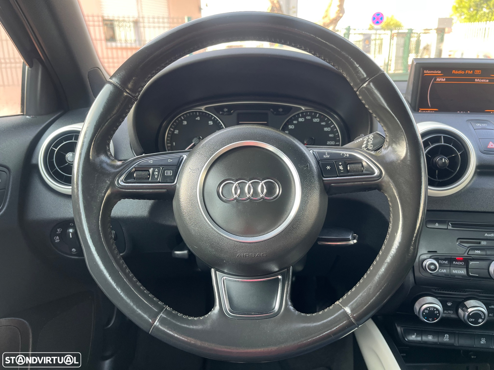 Audi A1 1.2 TFSI Attraction - 8