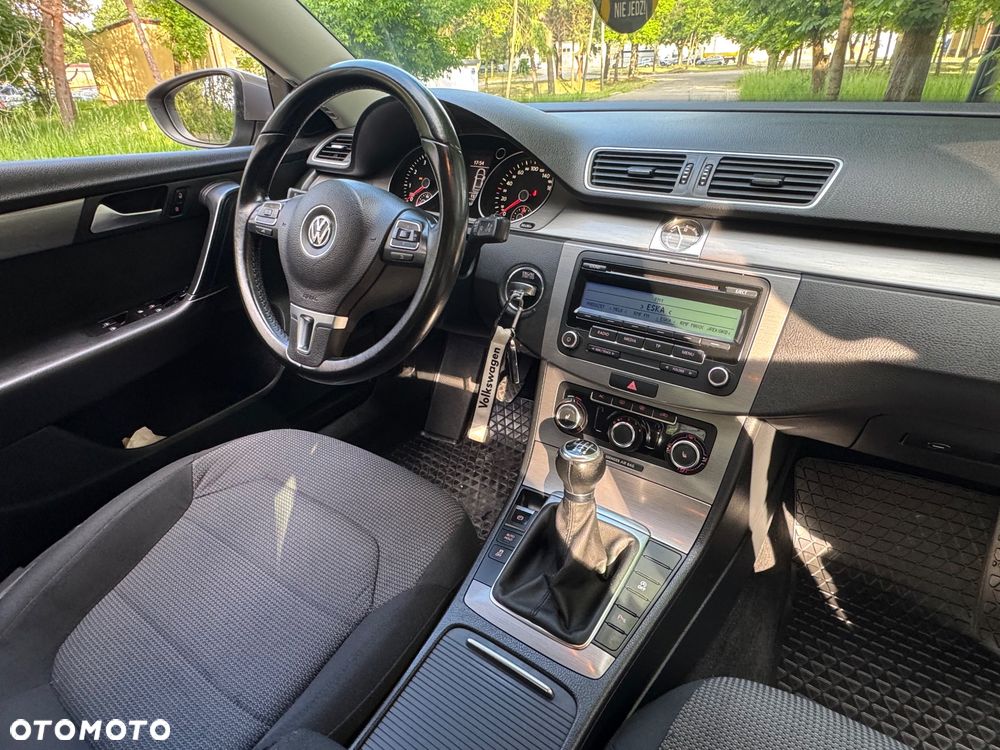 Volkswagen Passat - 24
