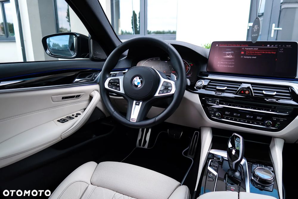 BMW Seria 5 540d xDrive mHEV M Sport sport - 19