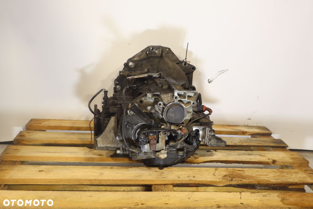 SKRZYNIA BIEGÓW AUTOMAT  AUDI A4 B5 1.9TDI DMV - 2