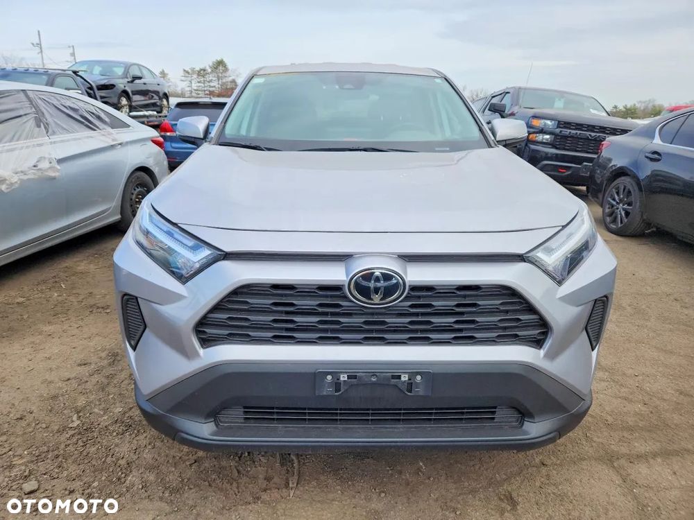 Toyota RAV4 - 5