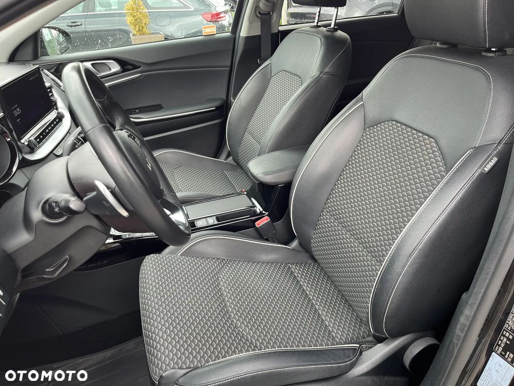 Kia Ceed 1.5 T-GDI L Business Line Plus DCT - 16