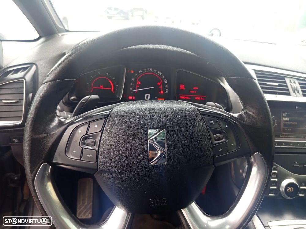 Citroën DS5 e-HDi 115 EGS6 SoChic - 14