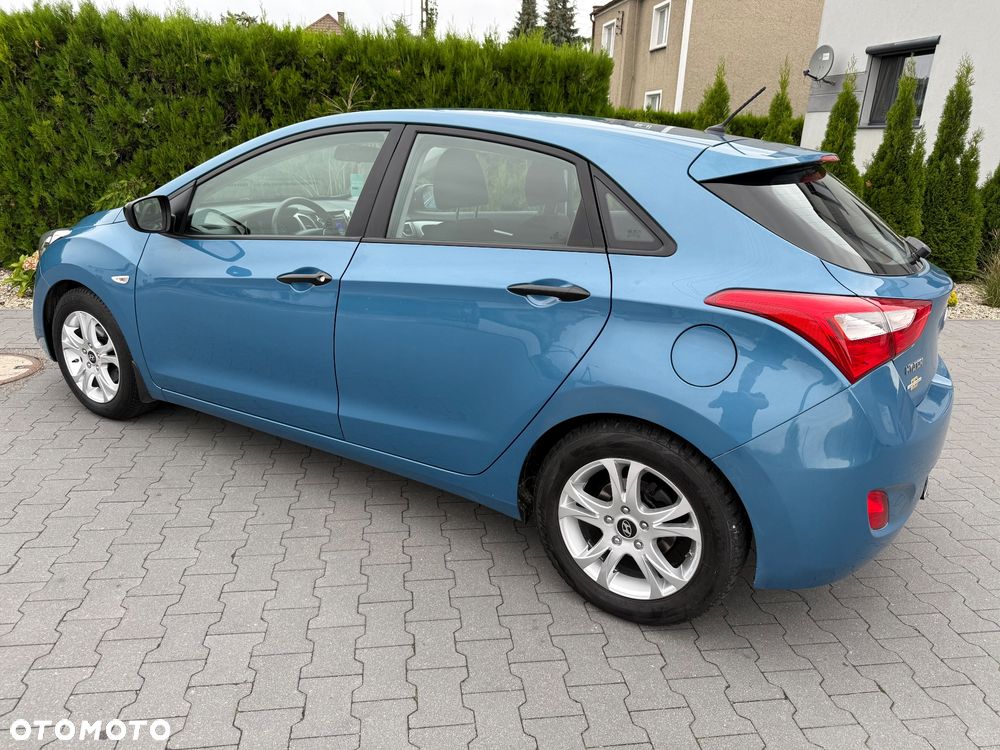 Hyundai i30 1.4 Base + - 4