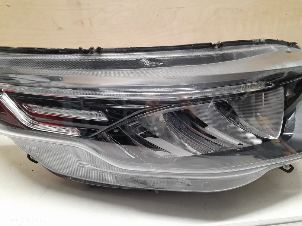 Iveco Daily lampa prawa przód  FULL LED 05802711799 - 3
