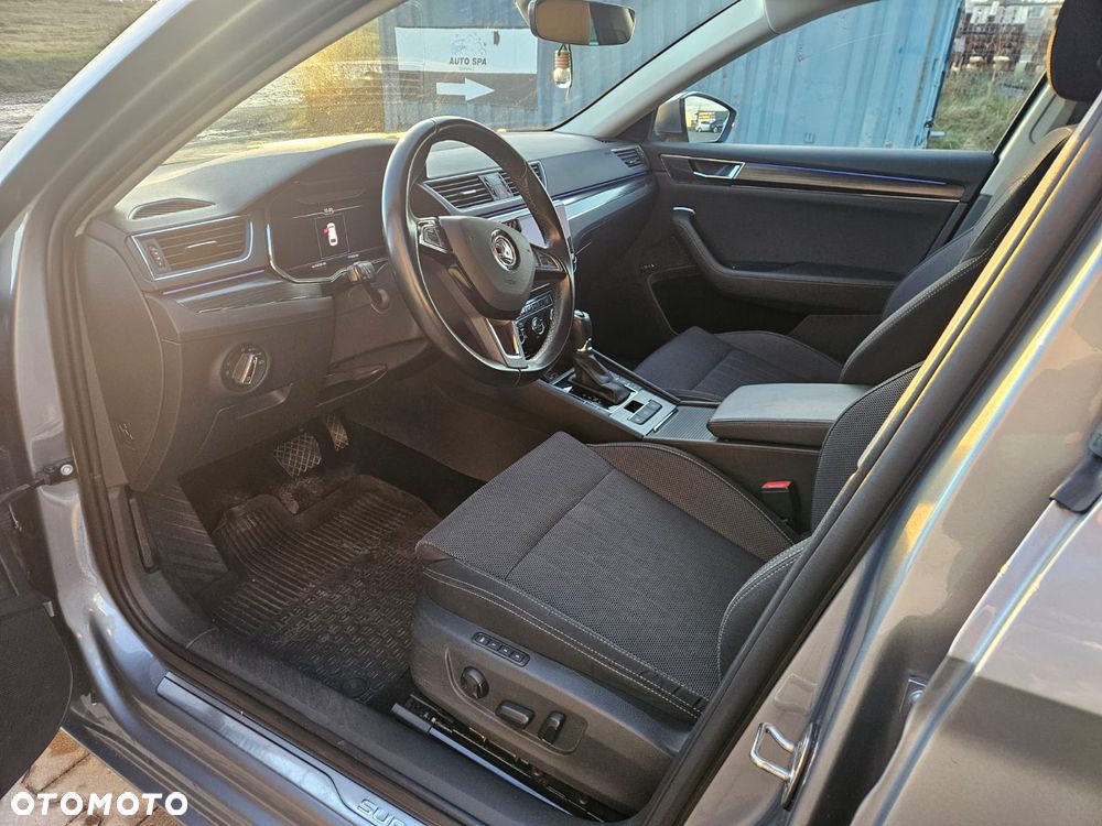 Skoda Superb 2.0 TDI Style DSG - 11