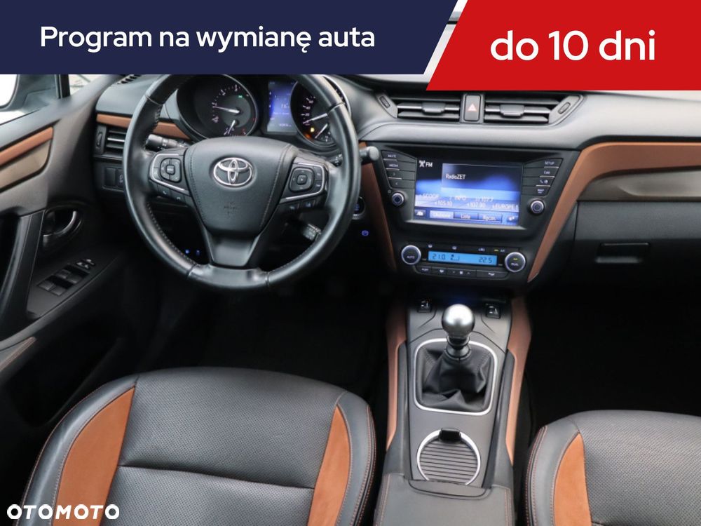 Toyota Avensis - 9