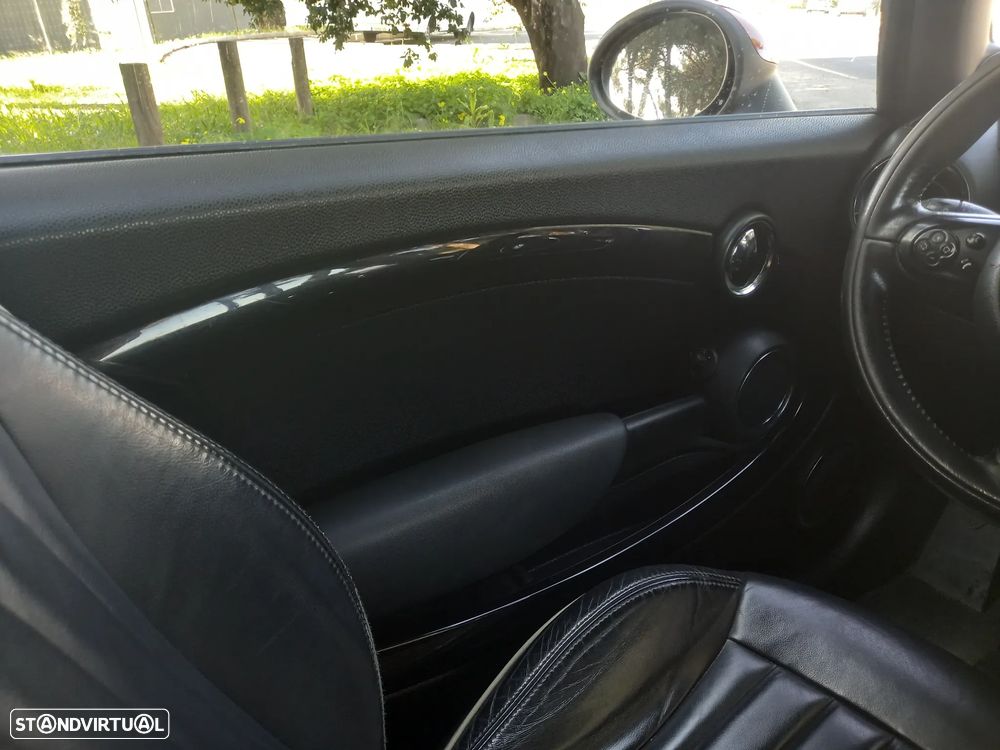 MINI 3 Portas Cooper D - 16