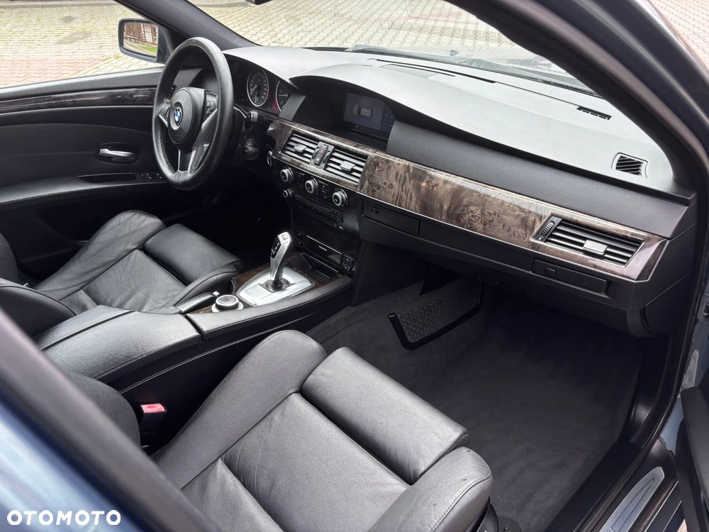 BMW Seria 5 525d Edition Exclusive - 8
