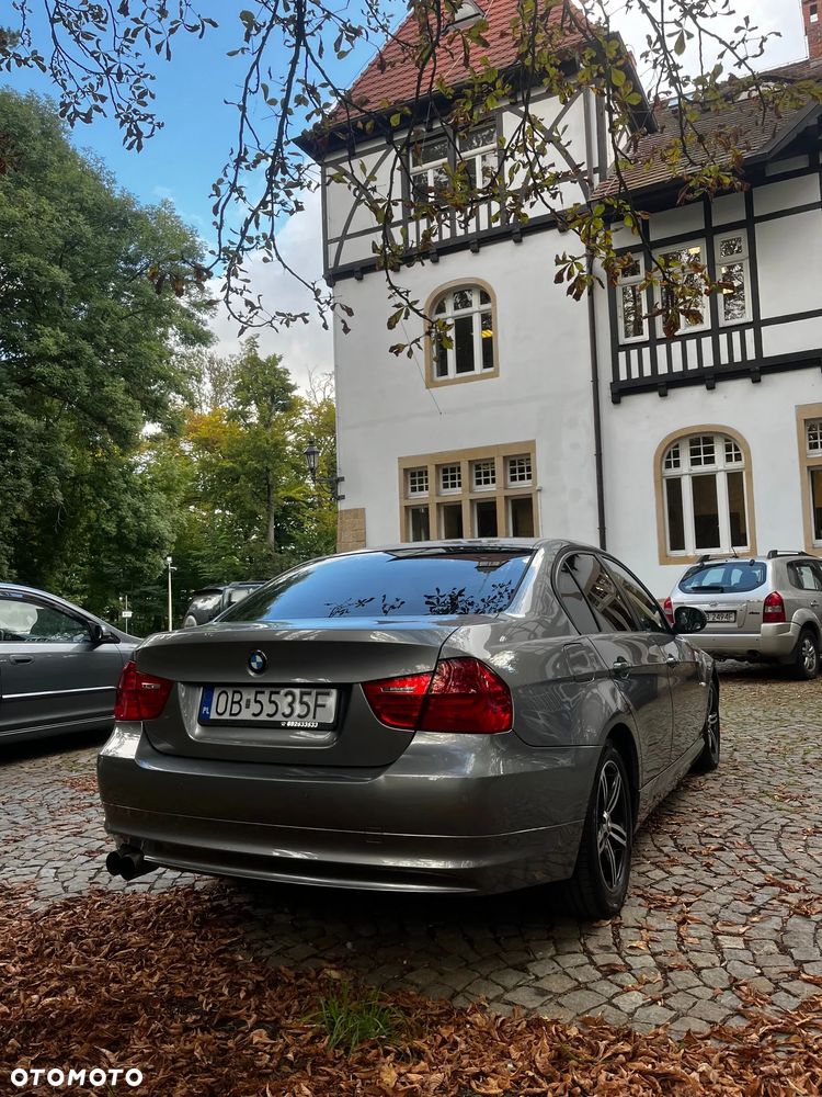 BMW Seria 3 320i - 4