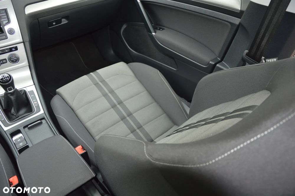 Volkswagen Golf - 15