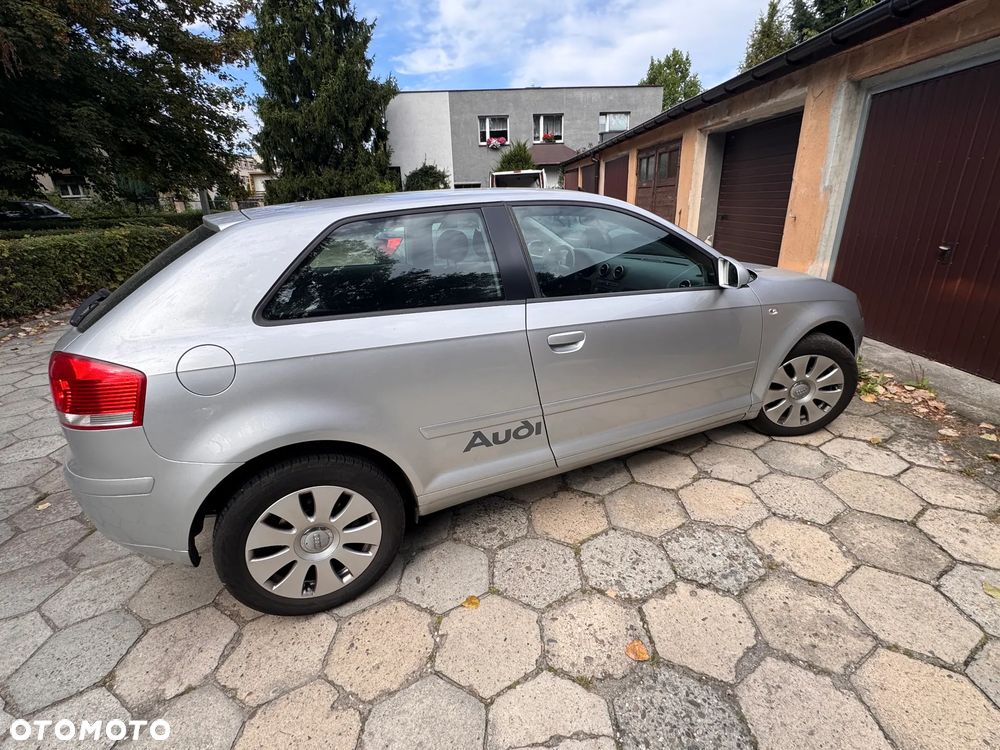 Audi A3 3-drzwiowe 1.6 Ambiente - 4
