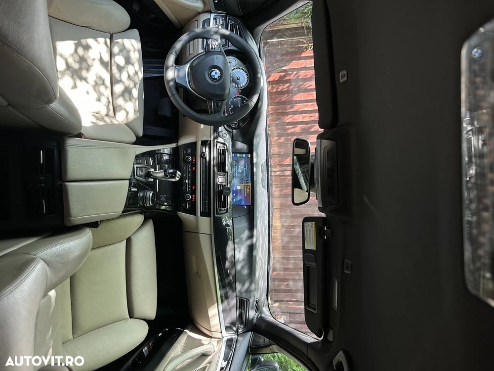 BMW Seria 5 525d xDrive - 4