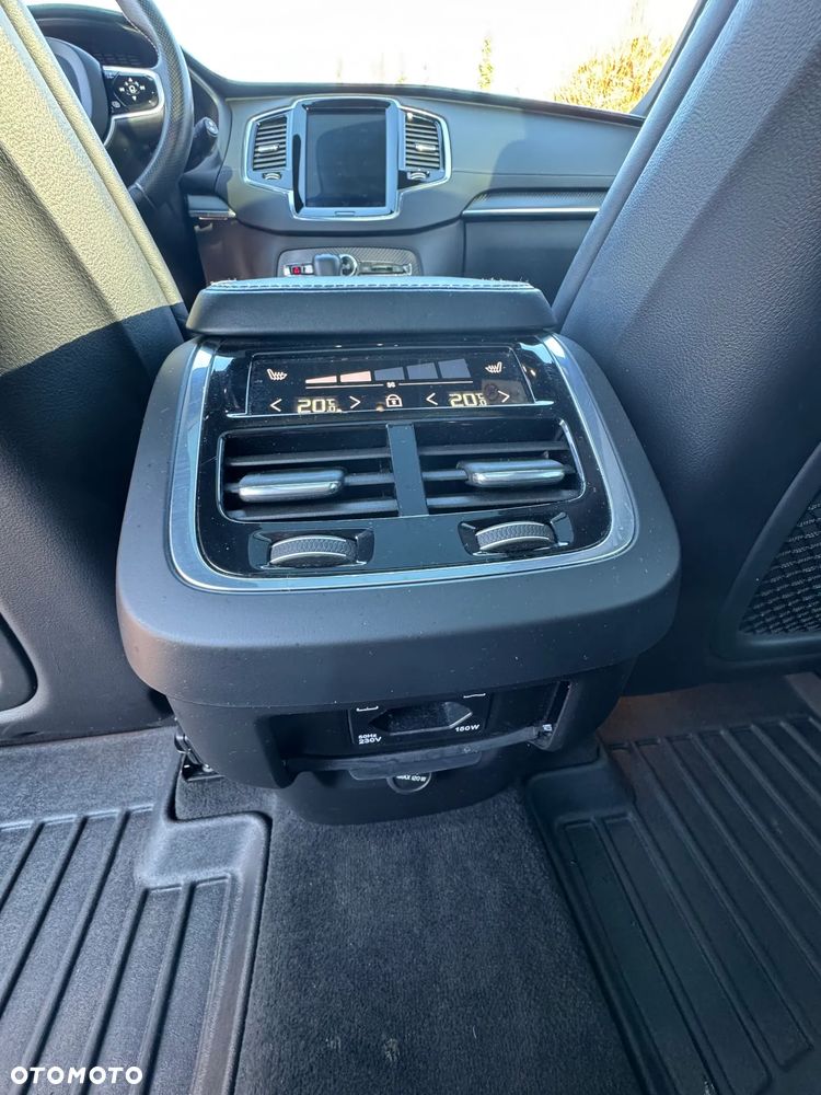 Volvo XC 90 D5 SCR AWD R-Design 7os - 7