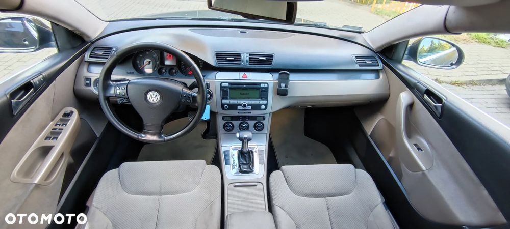Volkswagen Passat - 13