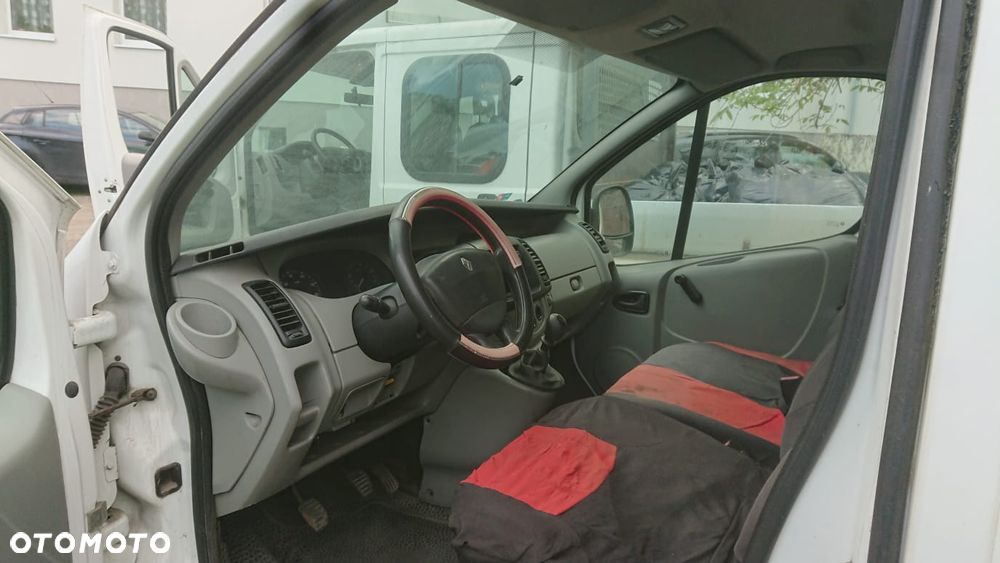 Renault TRAFIC - 6