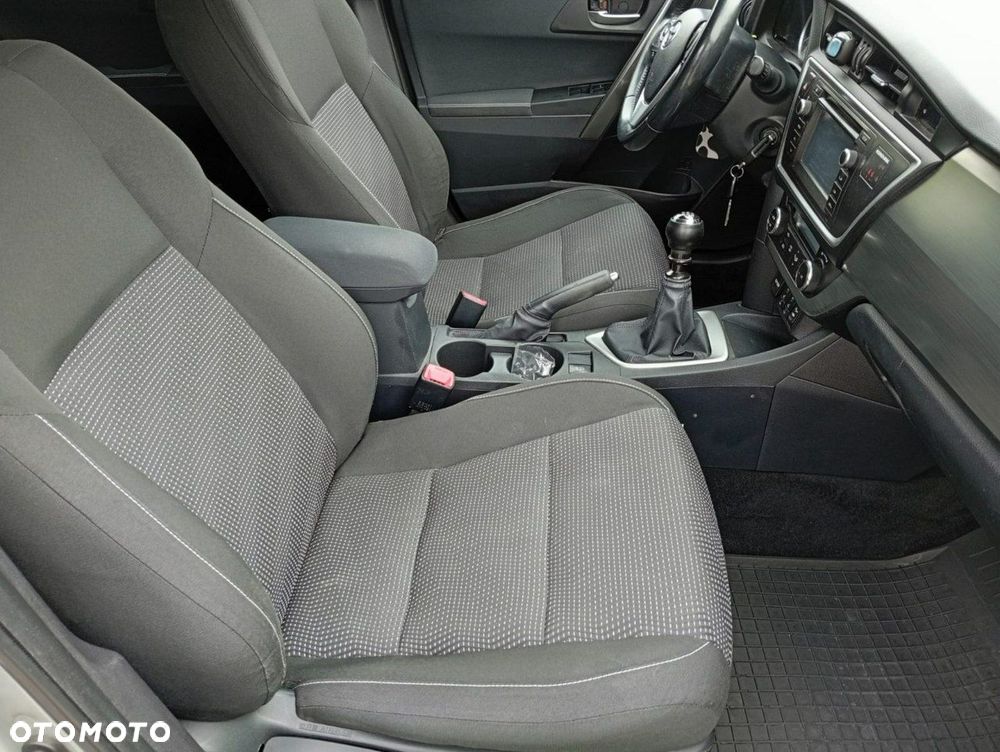 Toyota Auris - 29