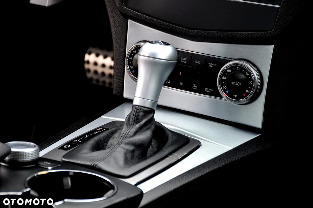 Mercedes-Benz Klasa C 300 7G-TRONIC SPORT EDITION - 35