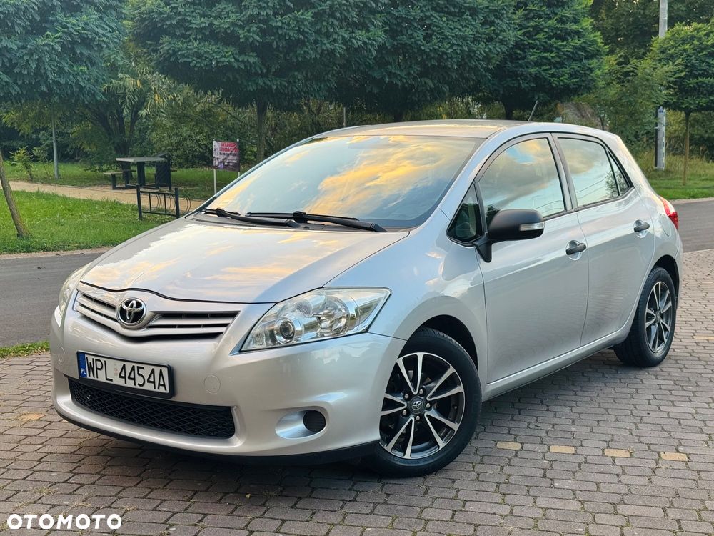 Toyota Auris 1.4 D-4D Luna EU5 - 1