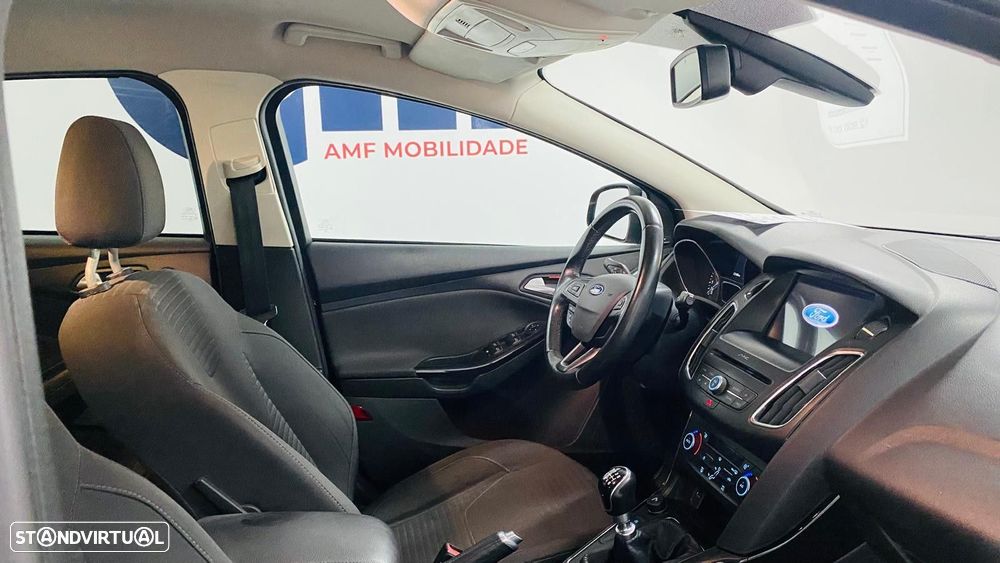 Ford Focus 1.0 EcoBoost Titanium - 12