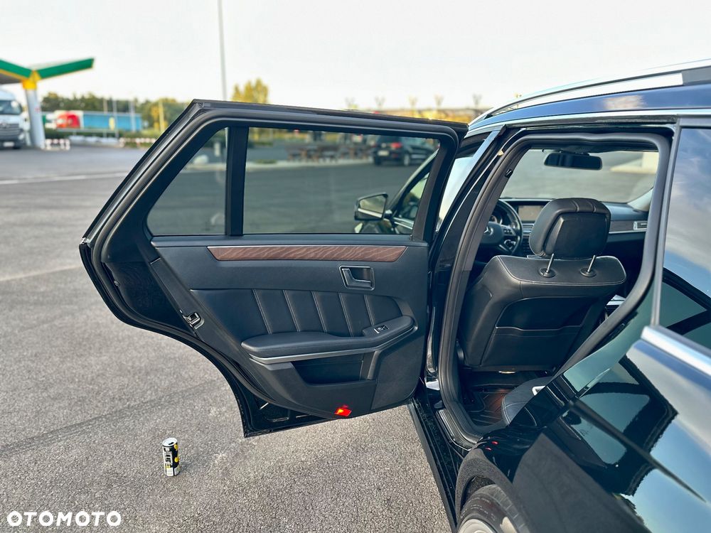 Mercedes-Benz Klasa E 300 BlueTEC 7G-TRONIC - 19