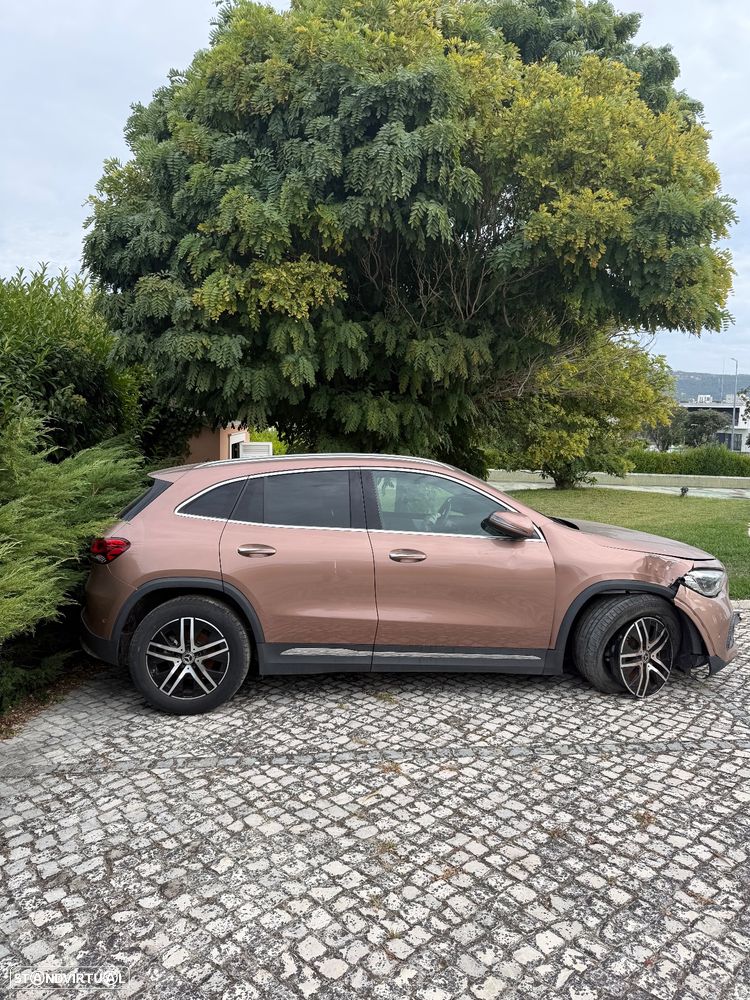 Mercedes-Benz GLA 200 d - 2