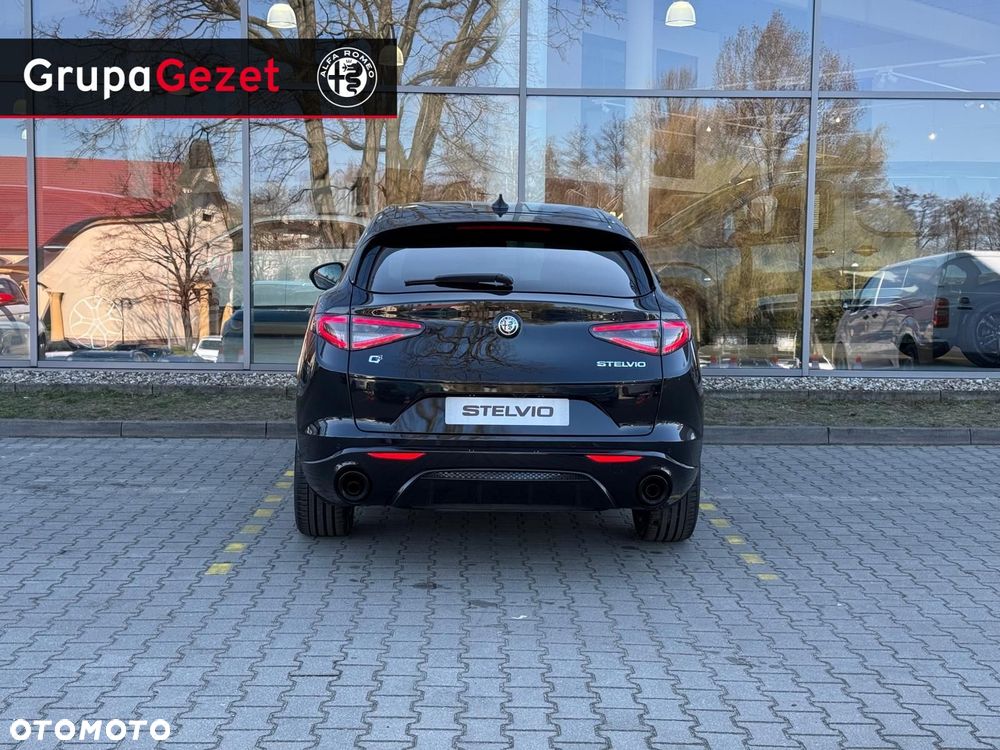 Alfa Romeo Stelvio - 4