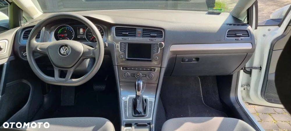 Volkswagen Golf e-Golf - 12