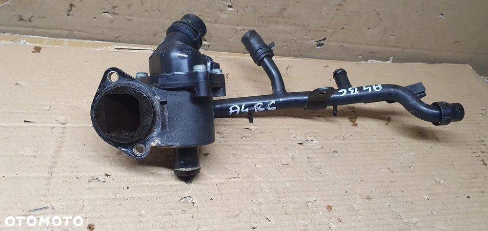 Przewód wąż wody obudowa termostatu Audi A4 B6 06B121111F 06B121065AB - 6