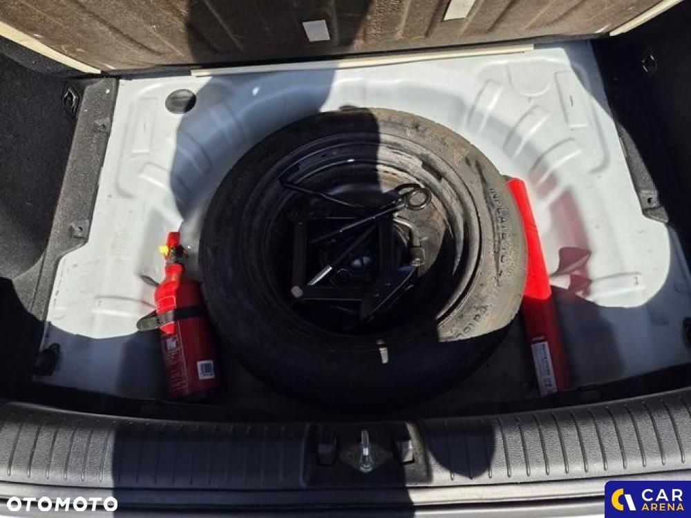 Kia Ceed - 38