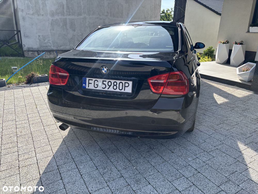 BMW Seria 3 318i - 4