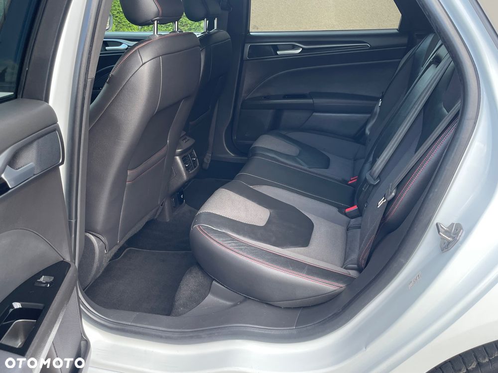 Ford Mondeo - 22