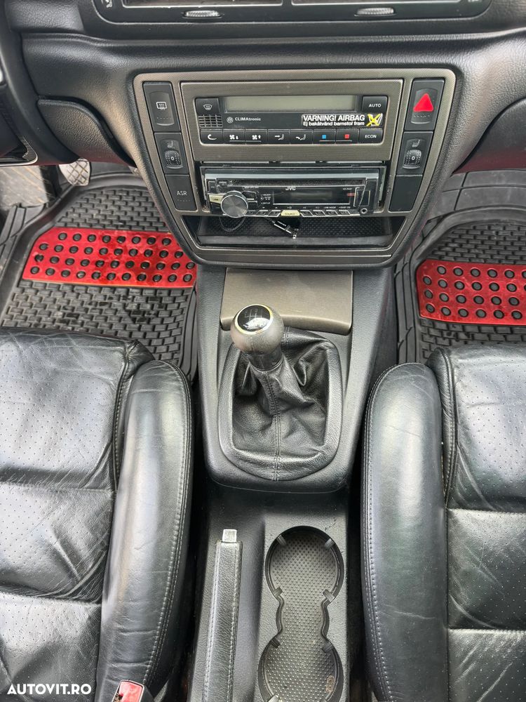 Volkswagen Passat - 30