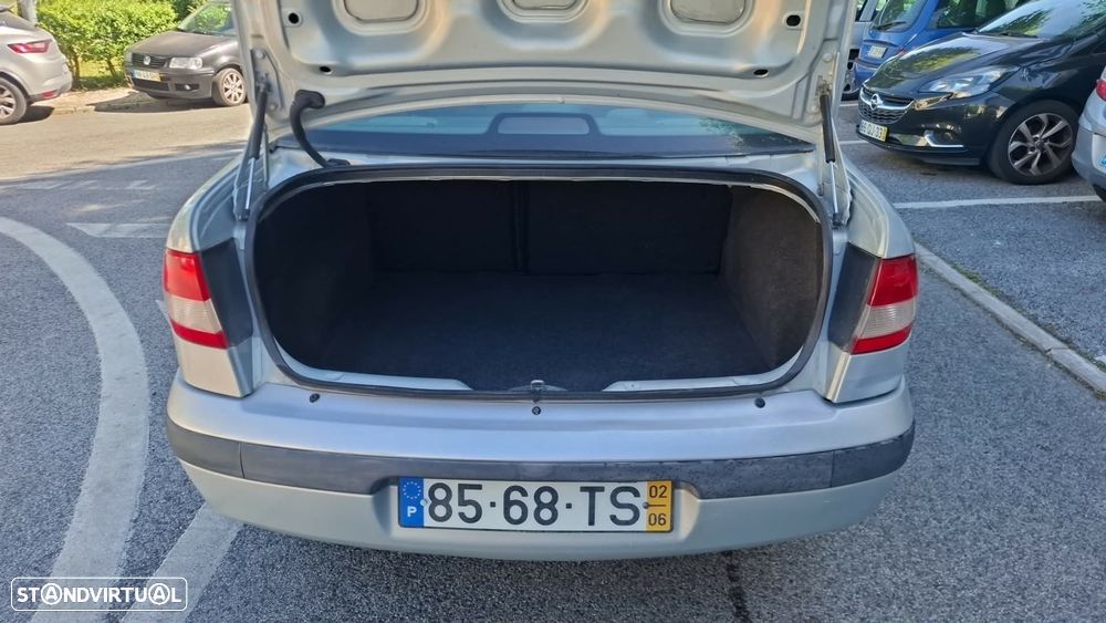 Renault Mégane C. 1.4 16V Expression - 8