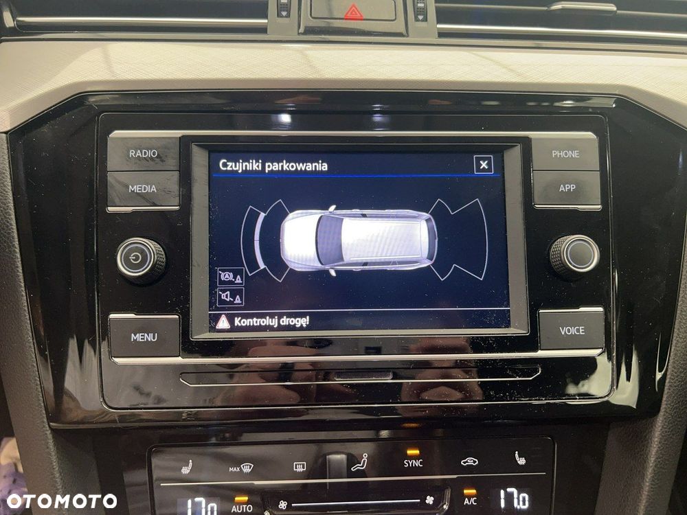 Volkswagen Passat - 19