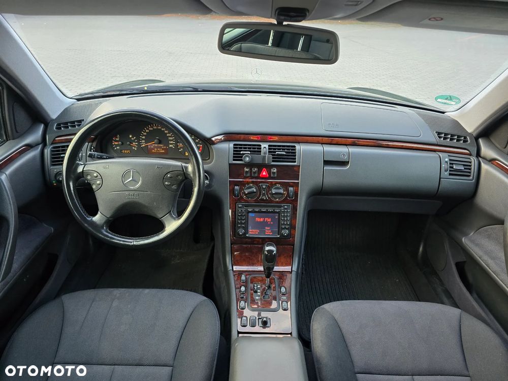 Mercedes-Benz Klasa E - 5