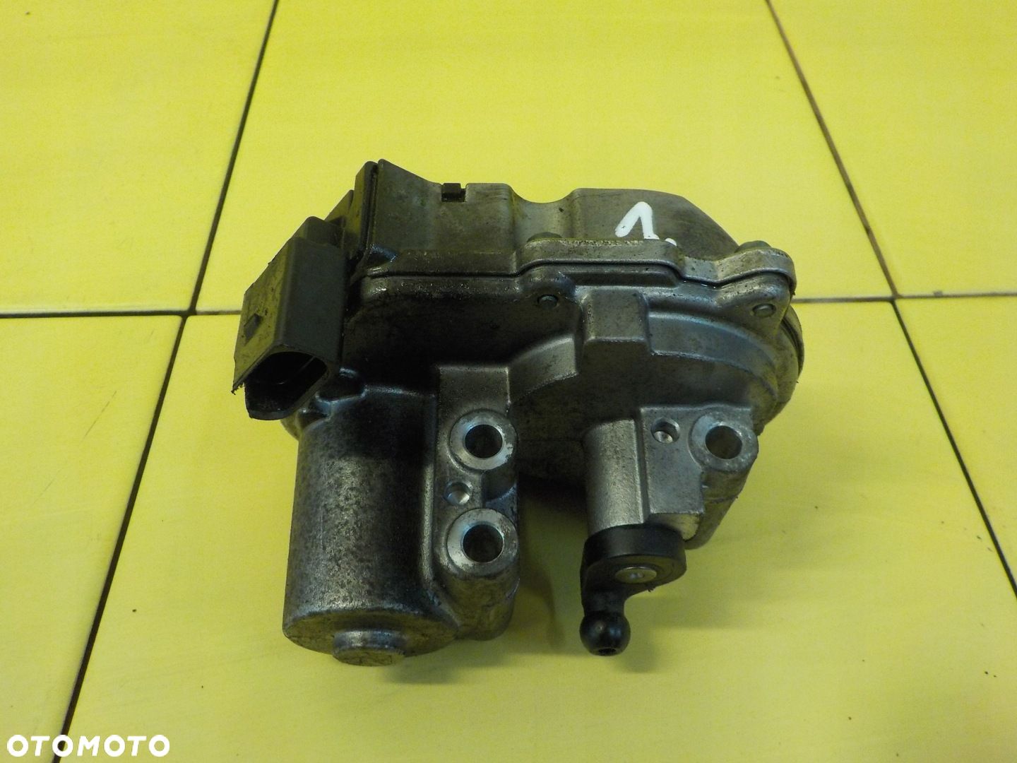 AUDI A6 C6 A4 B7 2.7 TDI 08r 180KM BPP nastawnik klap kolektora 059129086M - 1