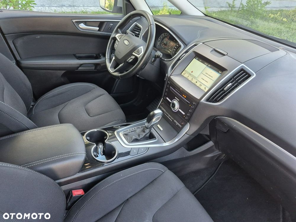 Ford S-Max - 13