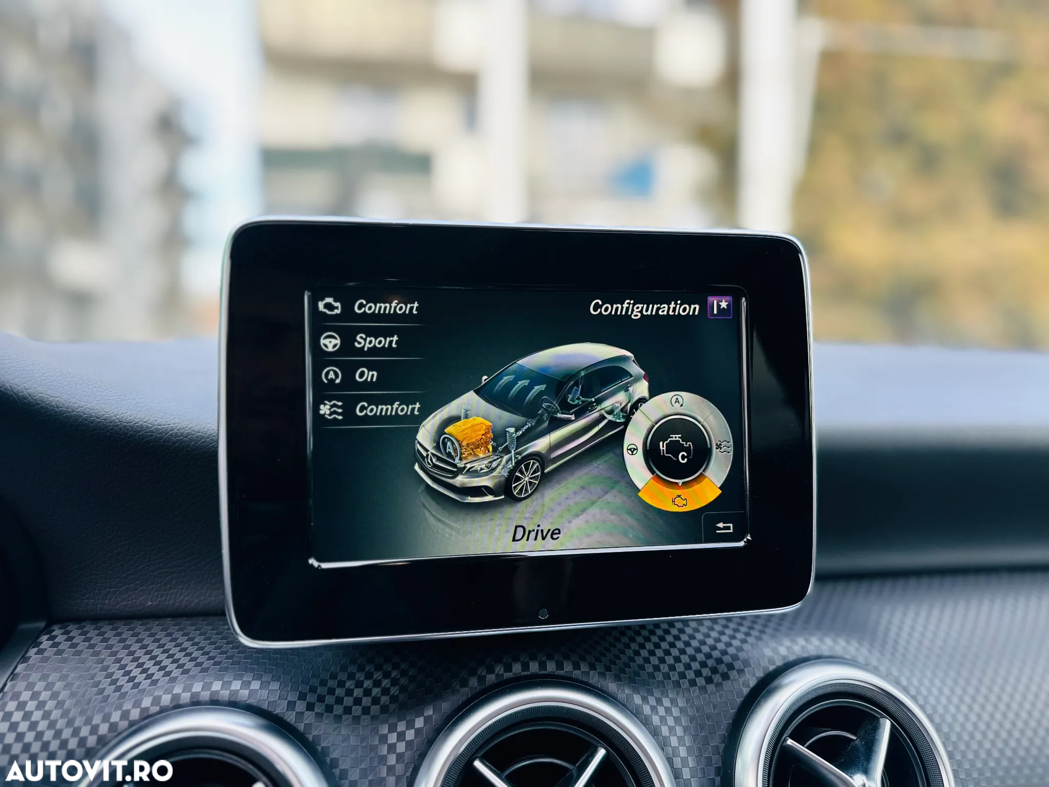 Mercedes-Benz A 180 (BlueEFFICIENCY) 7G-DCT Urban - 22