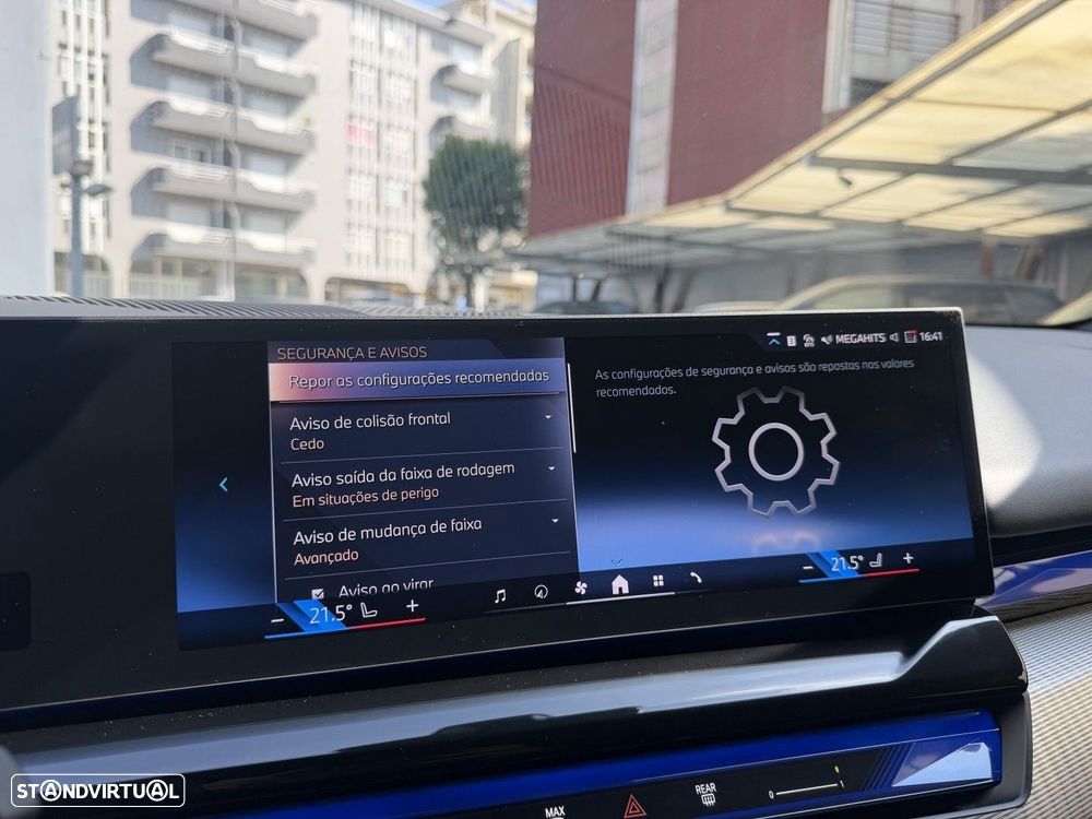 BMW 530 e Pack Desportivo M Pro - 60