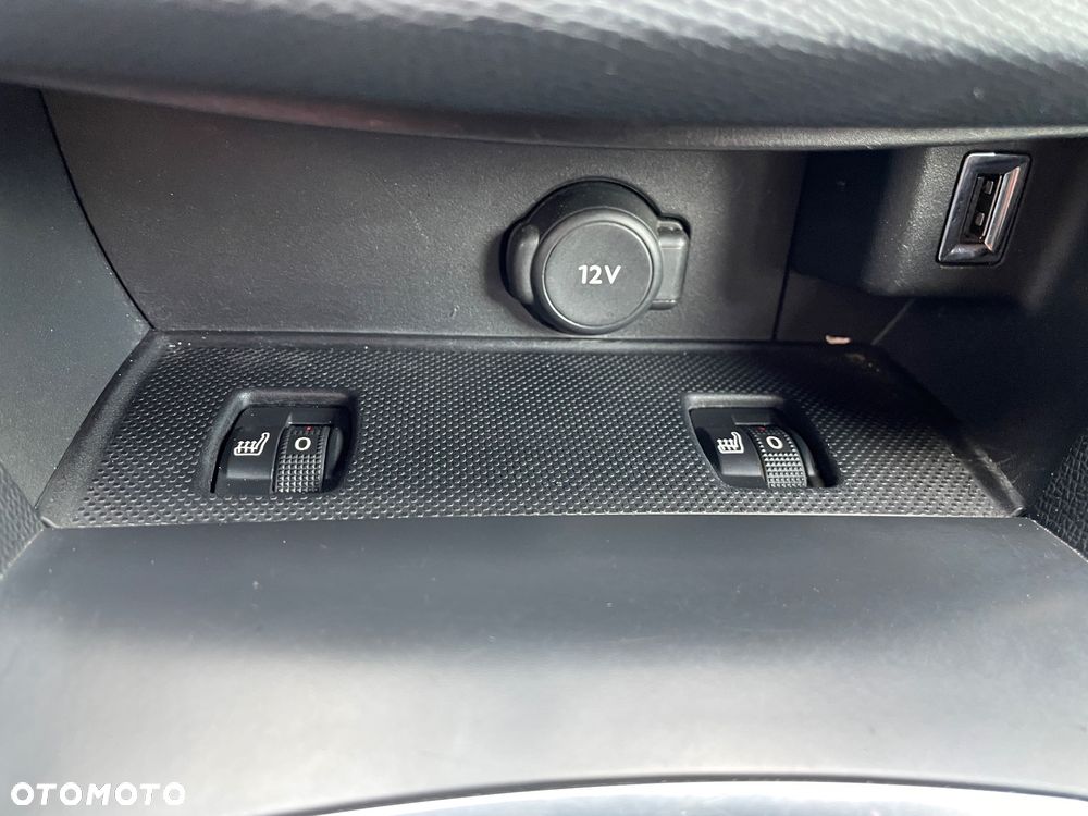 Peugeot 308 1.6 e-THP GT S&S - 15