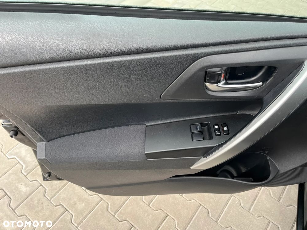Toyota Auris 1.6 Premium Comfort - 11